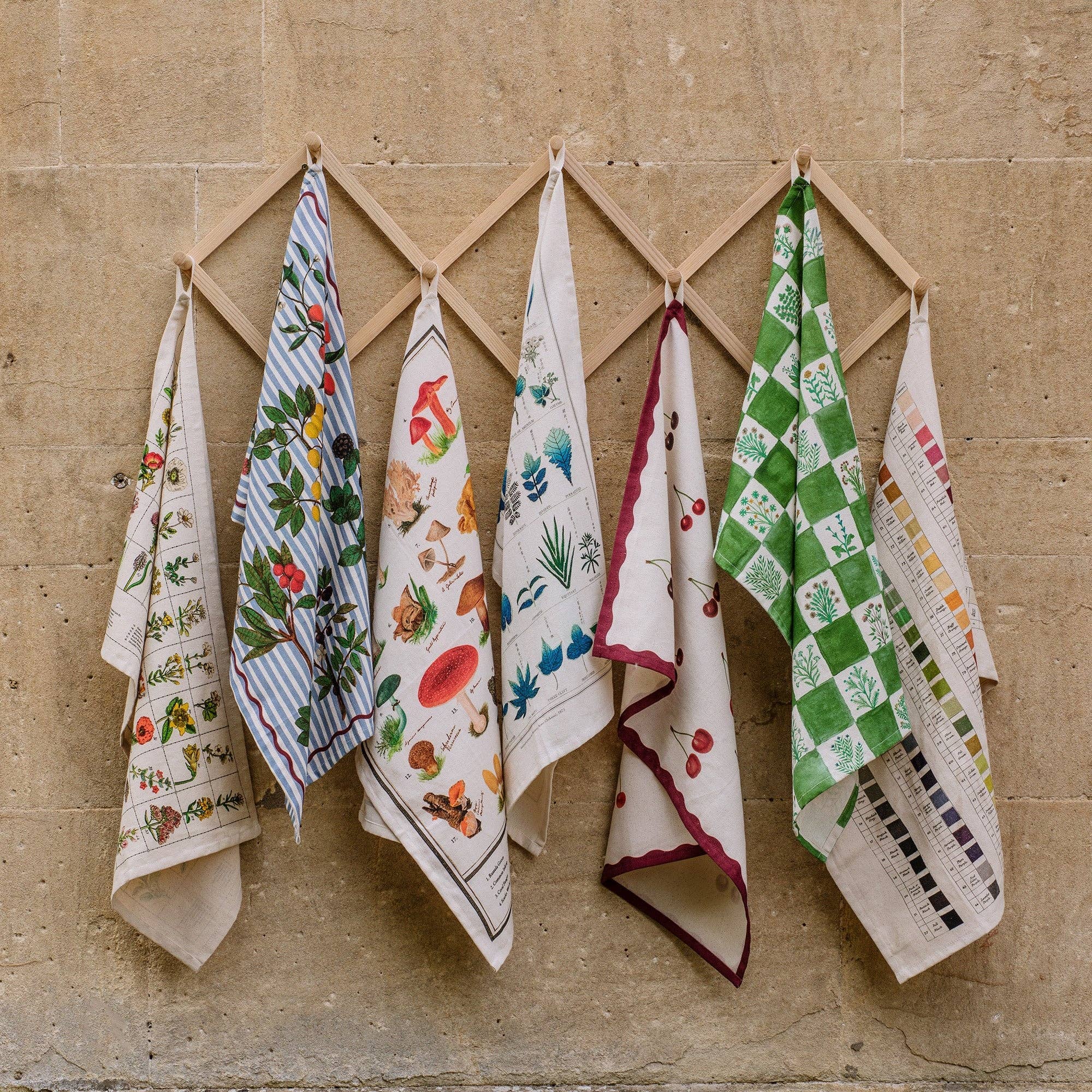 Roomytown Inc: Organic Cotton Tea Towel - Shapes of Leaves - Image 2